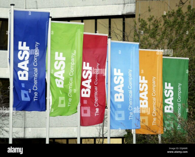 BASF realizează din nou o creștere puternică a veniturilor, în ciuda prețurilor în continuă creștere pentru materii prime și energie